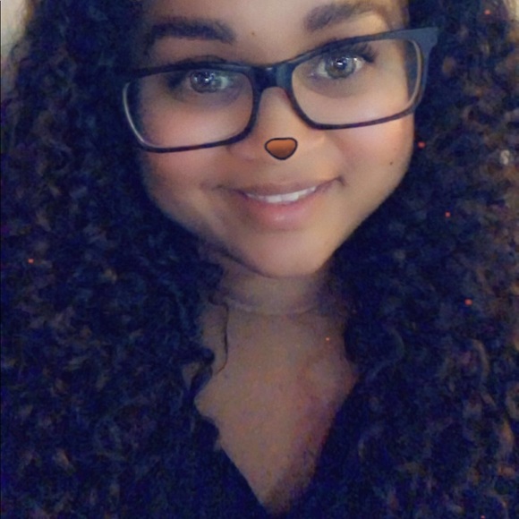 Meet your Posher! - Picture 8 of 8